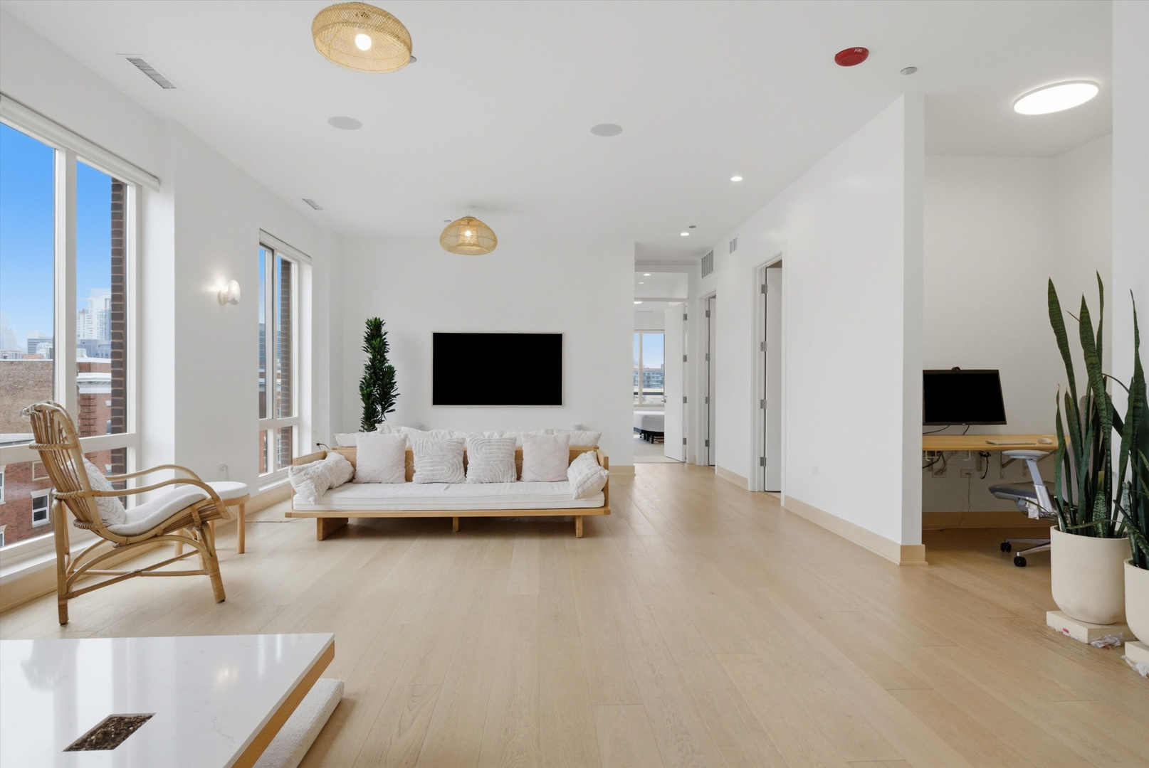 305 South Racine Avenue, Unit 5A Chicago, IL 60607 - Photo 3 of 32