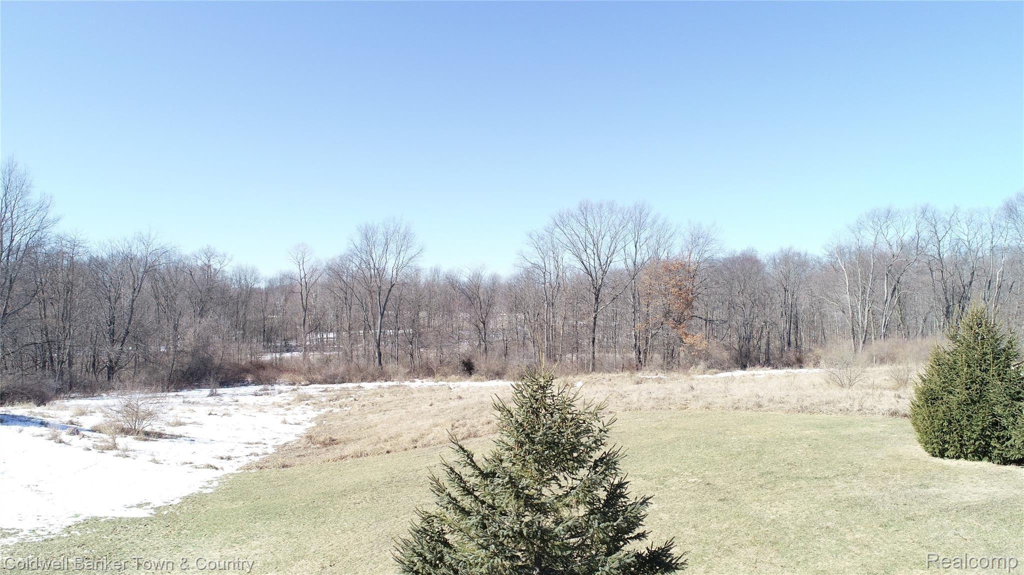 6798 Farley Road Pinckney, MI 48169 - Photo 45 of 47 Kitchen Window View.JPG