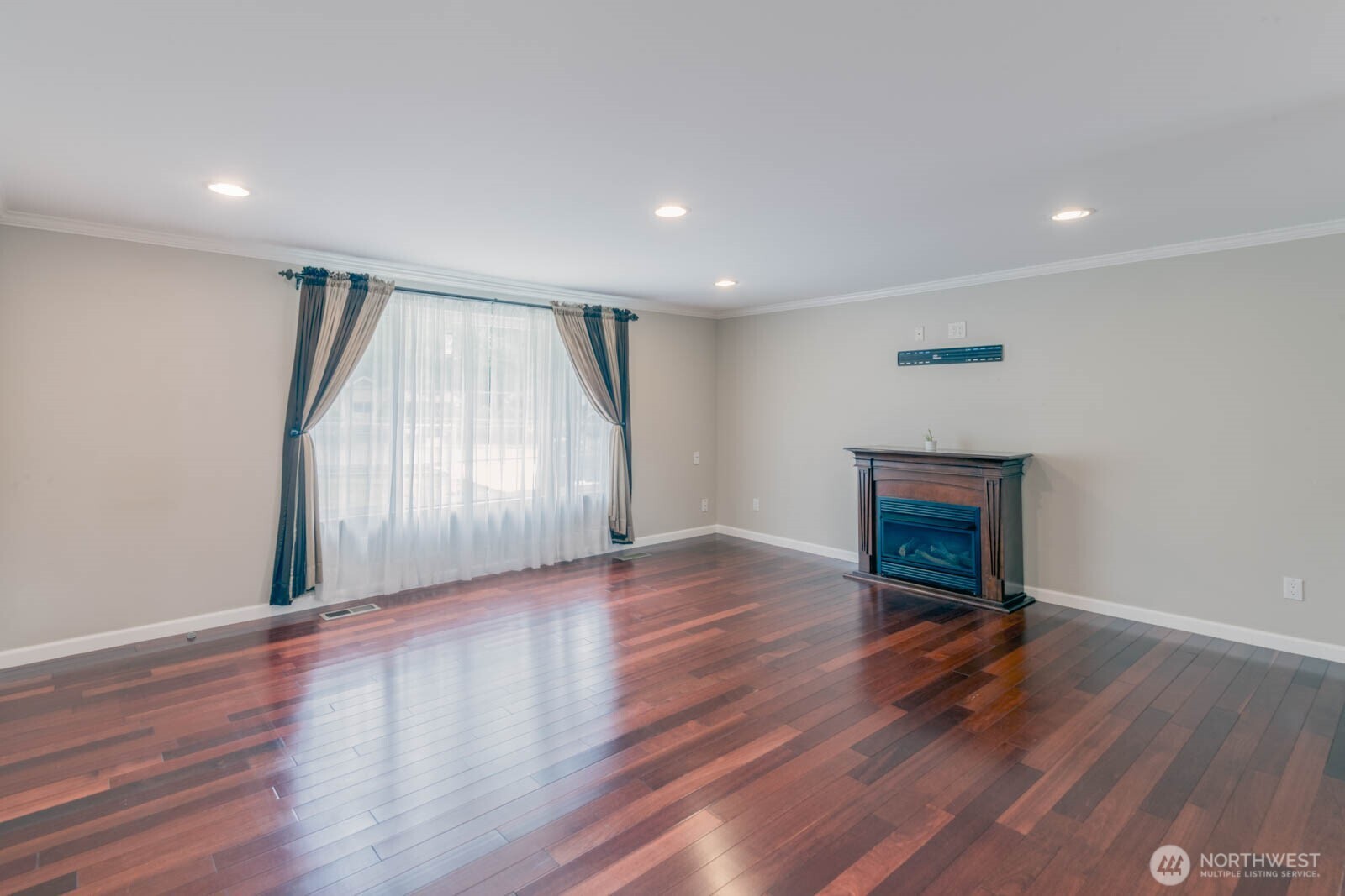 5207 Erlands Point Road Northwest Bremerton, WA 98312 - Photo 16 of 37
