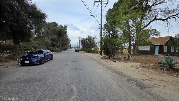 a view of backyard of house