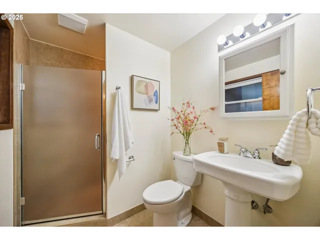 $565,000 | 1065 Columbia Avenue, Gladstone, OR 97027