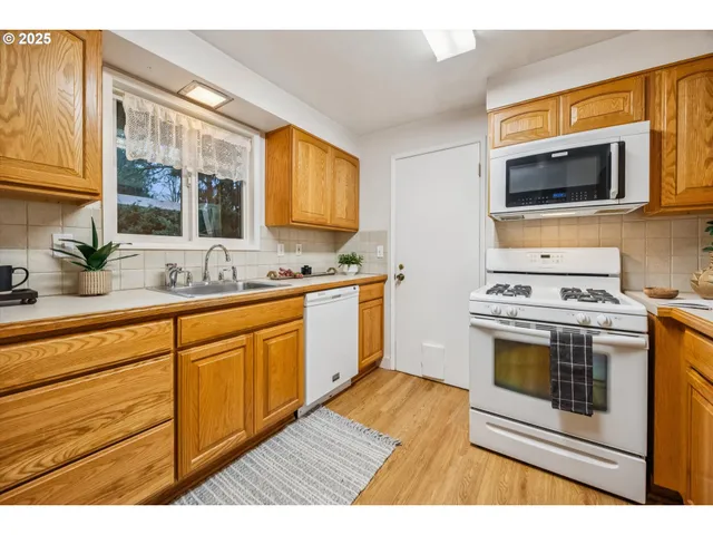 $565,000 | 1065 Columbia Avenue, Gladstone, OR 97027