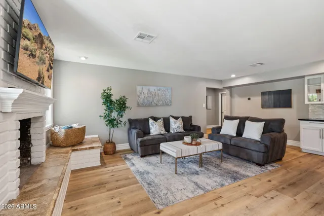 $9,500 | 5339 East Osborn Road, Phoenix, AZ 85018