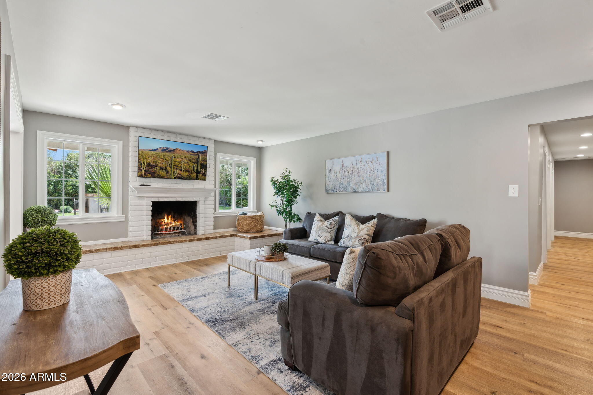 5339 East Osborn Road Phoenix, AZ 85018 - Photo 13 of 44 Living Room