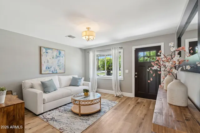 $9,500 | 5339 East Osborn Road, Phoenix, AZ 85018