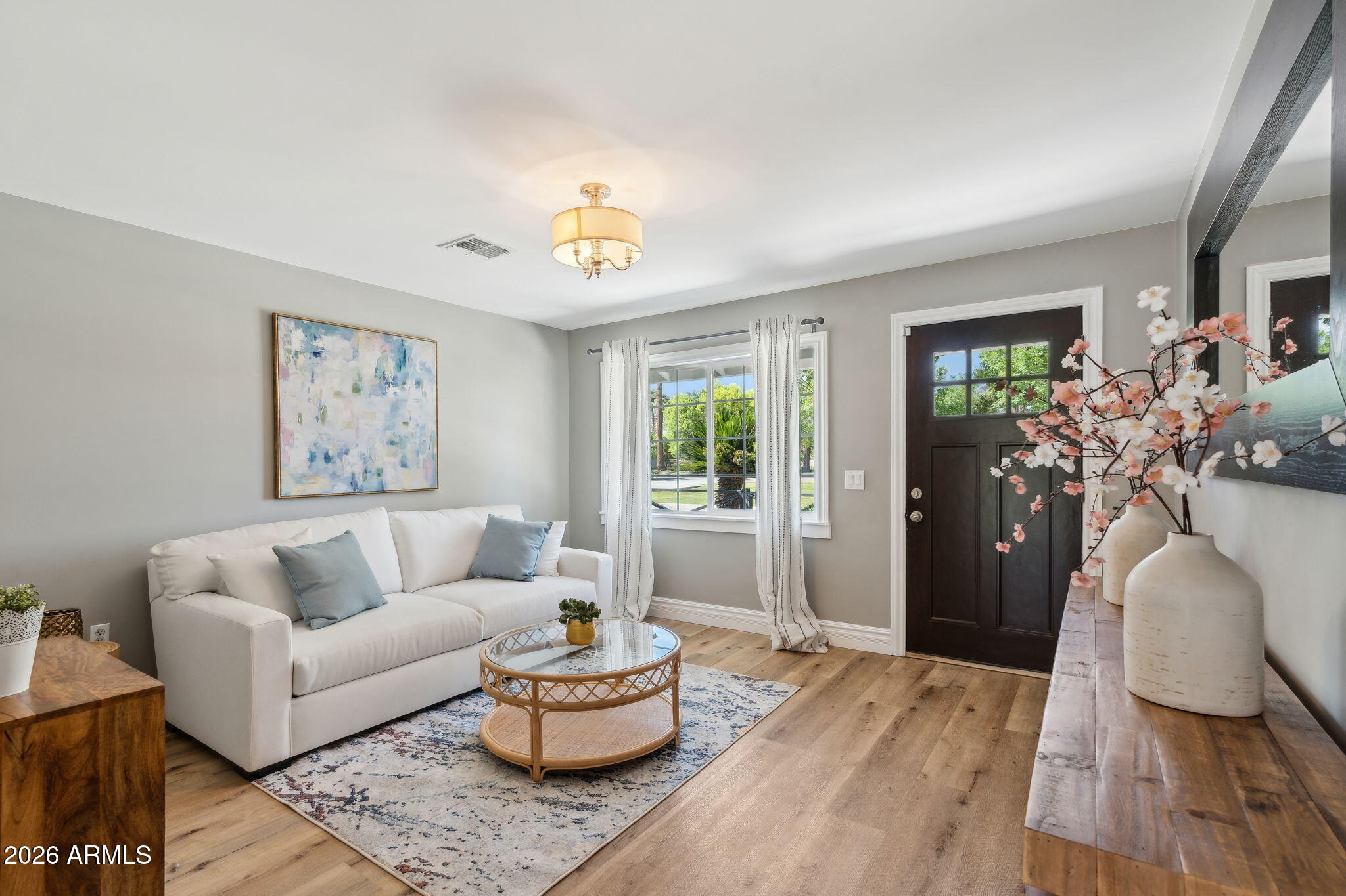 5339 East Osborn Road Phoenix, AZ 85018 - Photo 3 of 44 Front Room