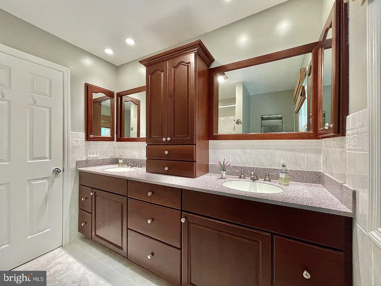 26 Raphael Road Hockessin, DE 19707 - Photo 23 of 28 Hall Bath - Double Sink Vanity & Recessed Lighting