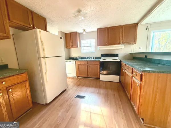 $1,200 | 110 Little River Drive, Eatonton, GA 31024