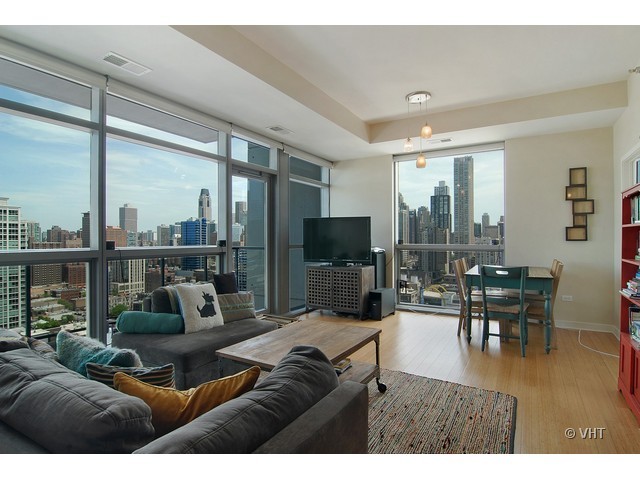 303 West Ohio Street, Unit 2202 Chicago, IL 60654 - Photo 2 of 10