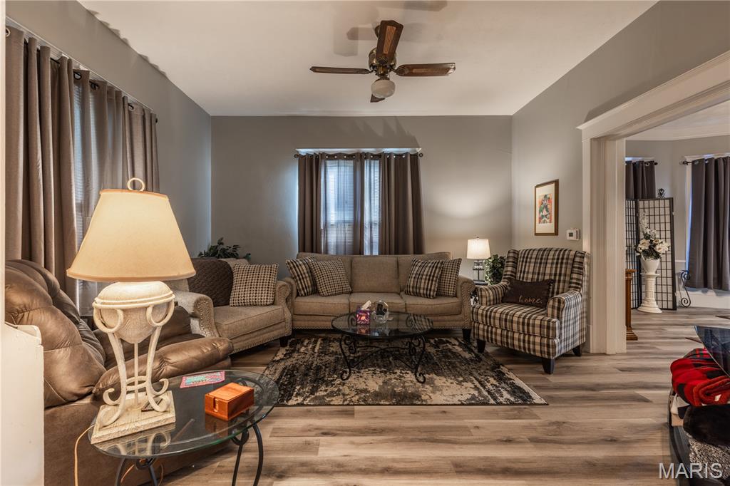 409 East Cypress Street Charleston, MO 63834 - Photo 19 of 57