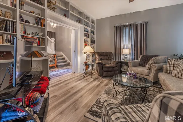 $250,000 | 409 East Cypress Street, Charleston, MO 63834