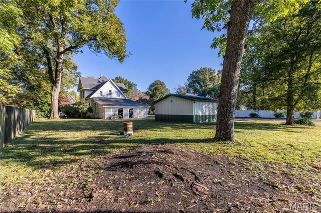 $250,000 | 409 East Cypress Street, Charleston, MO 63834