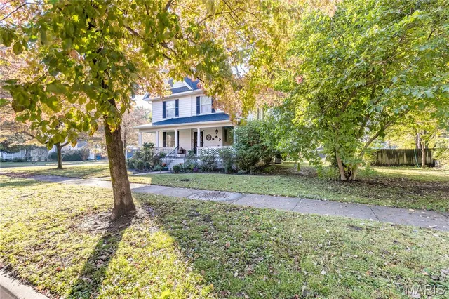 $250,000 | 409 East Cypress Street, Charleston, MO 63834