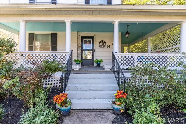 $250,000 | 409 East Cypress Street, Charleston, MO 63834