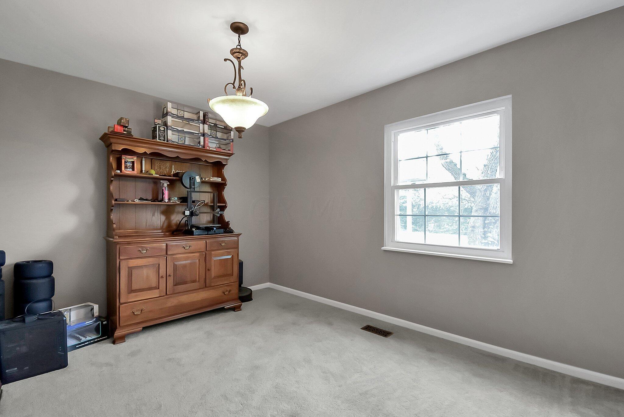 335 Villa Road Springfield, OH 45503 - Photo 6 of 27 6-web-or-mls-335-villa-rd