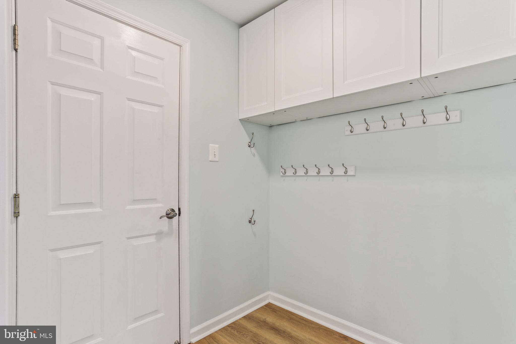 5810 Artisan Drive Eldersburg, MD 21784 - Photo 14 of 39 a view of a hallway