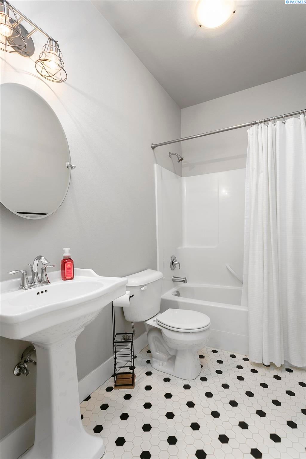 86802 Sagebrush Road Kennewick, WA 99338 - Photo 9 of 30 Gallery Image 9