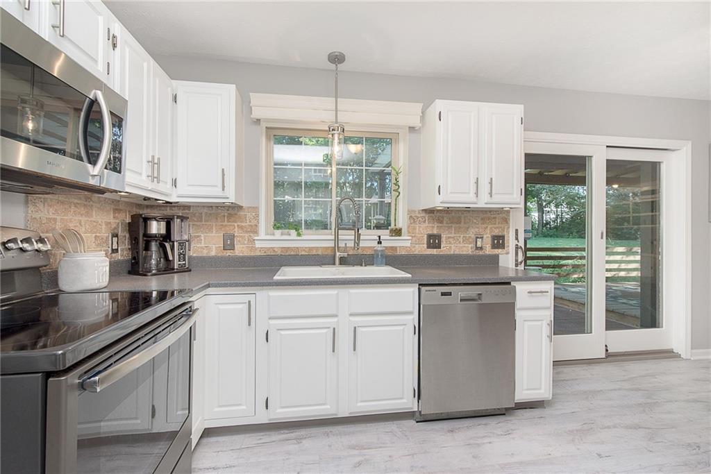 10856 Thistle Ridge Fishers, IN 46038 - Photo 12 of 31 Gallery Image 12