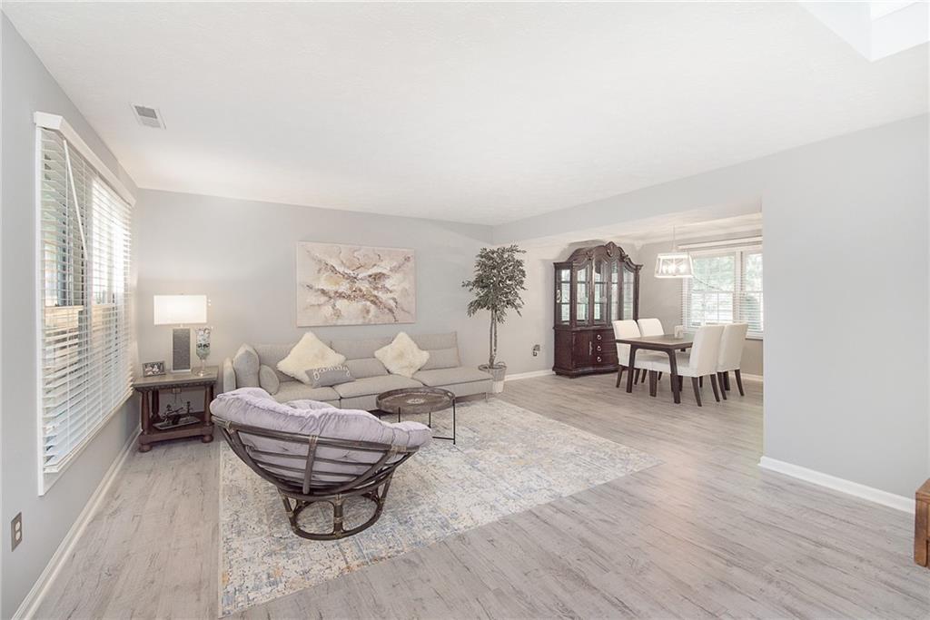 10856 Thistle Ridge Fishers, IN 46038 - Photo 6 of 31 Gallery Image 6