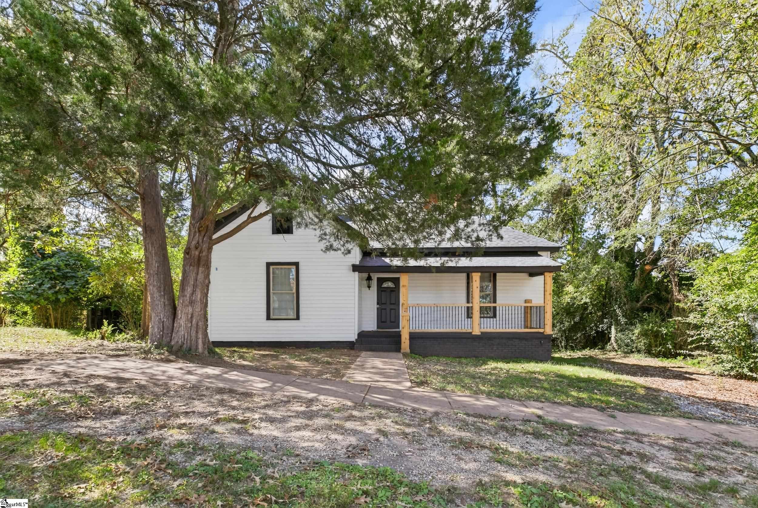 25 South Riegel Avenue Ware Shoals, SC 29692 - Photo 3 of 31