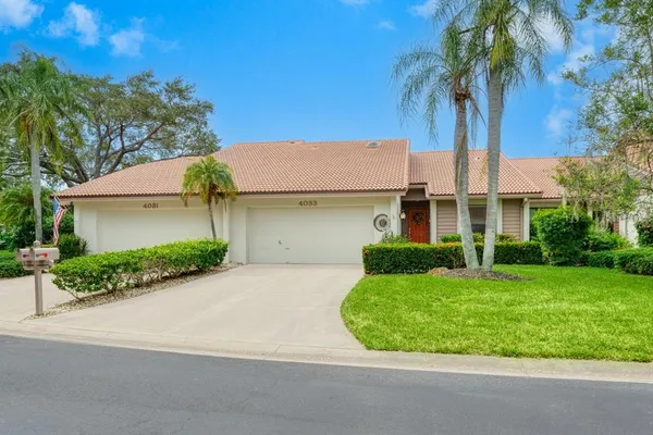 $419,500 | 4033 Wilshire Circle East, Unit 139, Sarasota, FL 34233