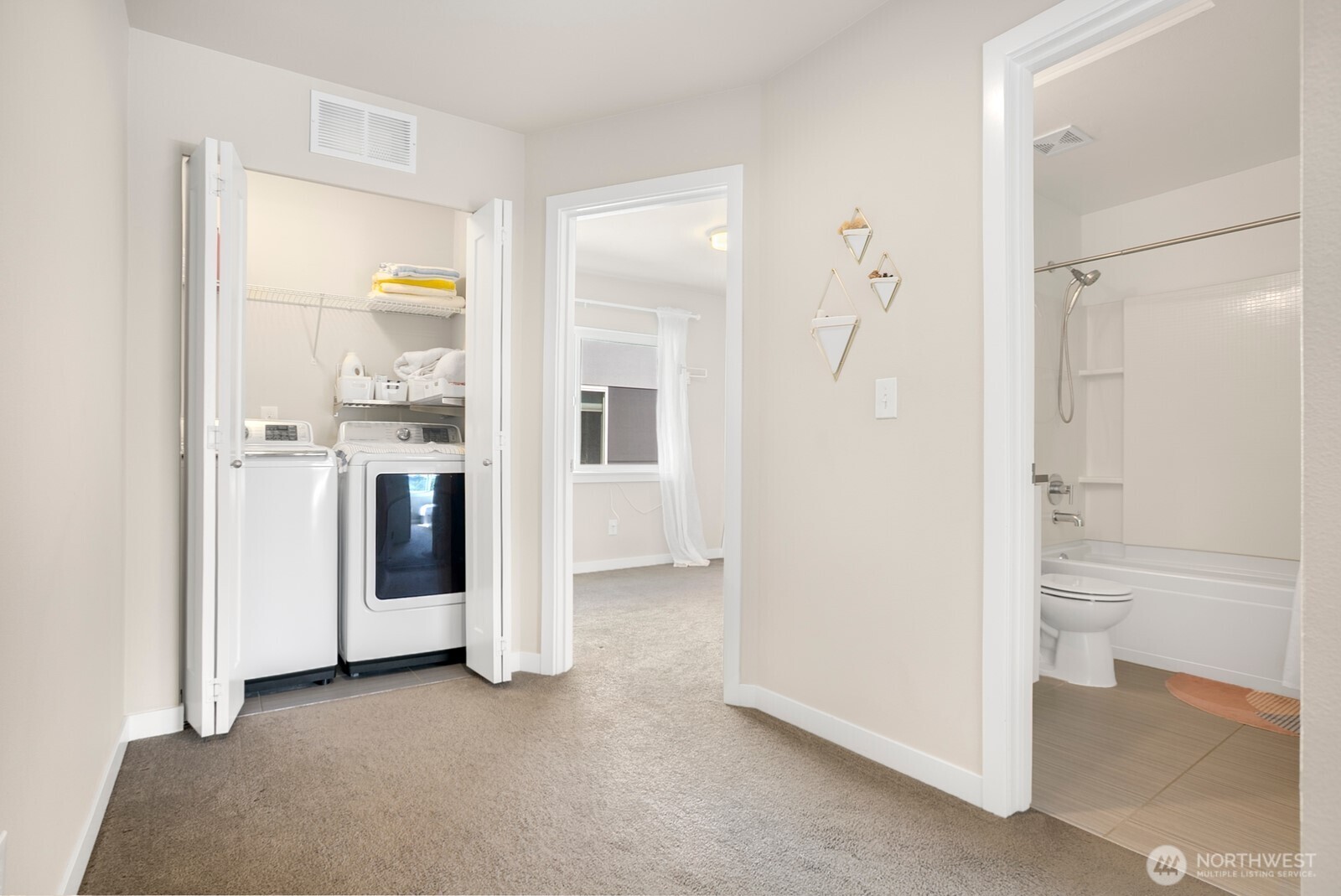 2736 South Andover Street Seattle, WA 98108 - Photo 16 of 24 a view of a bathroom with a bathroom