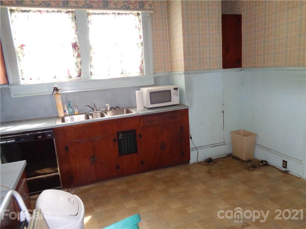 493 Rutherford Road Marion, NC 28752 - Photo 17 of 44 Gallery Image 17