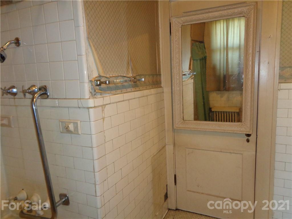 493 Rutherford Road Marion, NC 28752 - Photo 19 of 44 Gallery Image 19