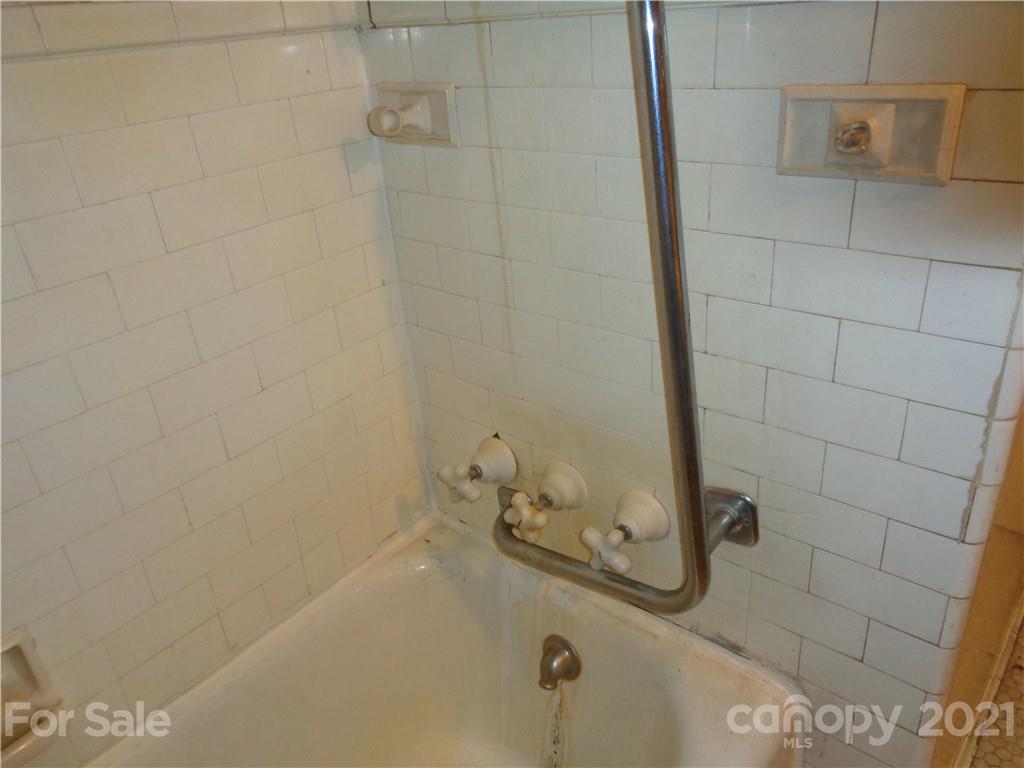 493 Rutherford Road Marion, NC 28752 - Photo 20 of 44 Gallery Image 20