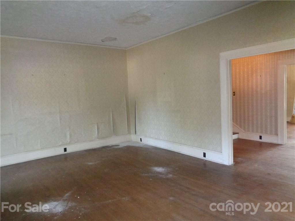 493 Rutherford Road Marion, NC 28752 - Photo 6 of 44 Gallery Image 6