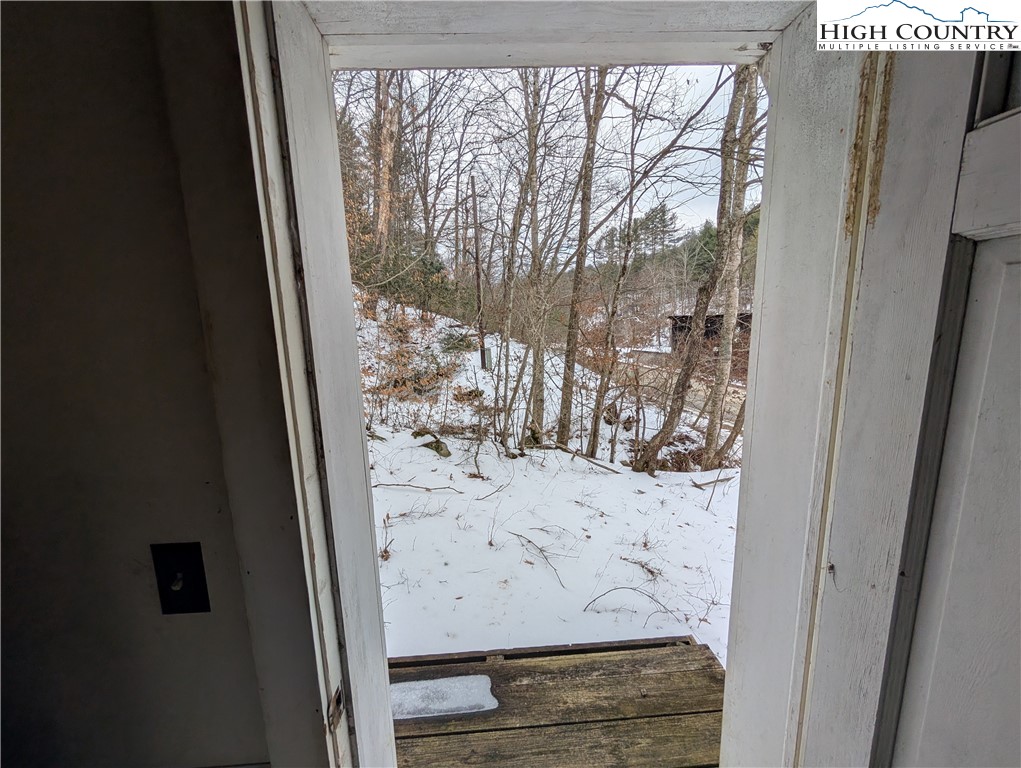 110 Bassett Young Road Grassy Creek, NC 28631 - Photo 14 of 18