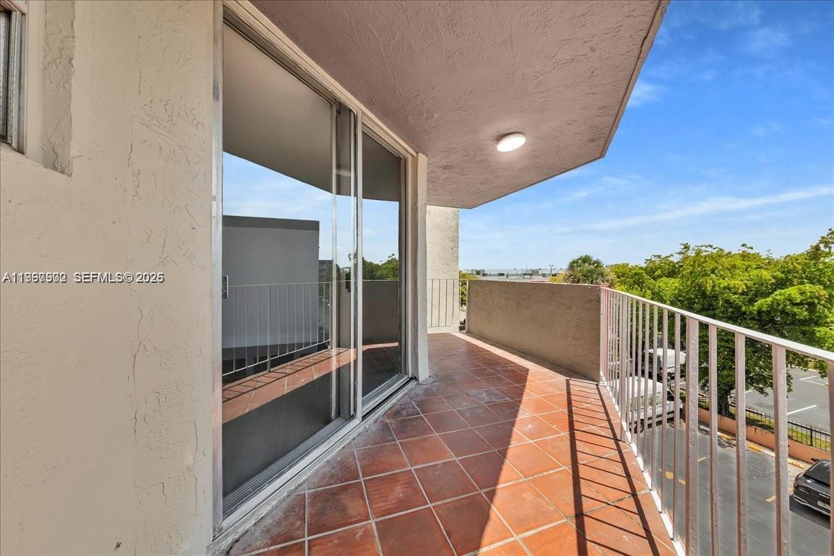 1750 West 46th Street, Unit 433 Hialeah, FL 33012 - Photo 20 of 27