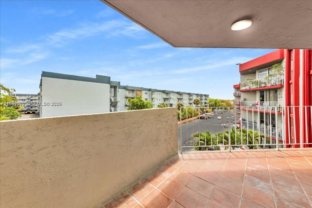 1750 West 46th Street, Unit 433 Hialeah, FL 33012 - Photo 21 of 27