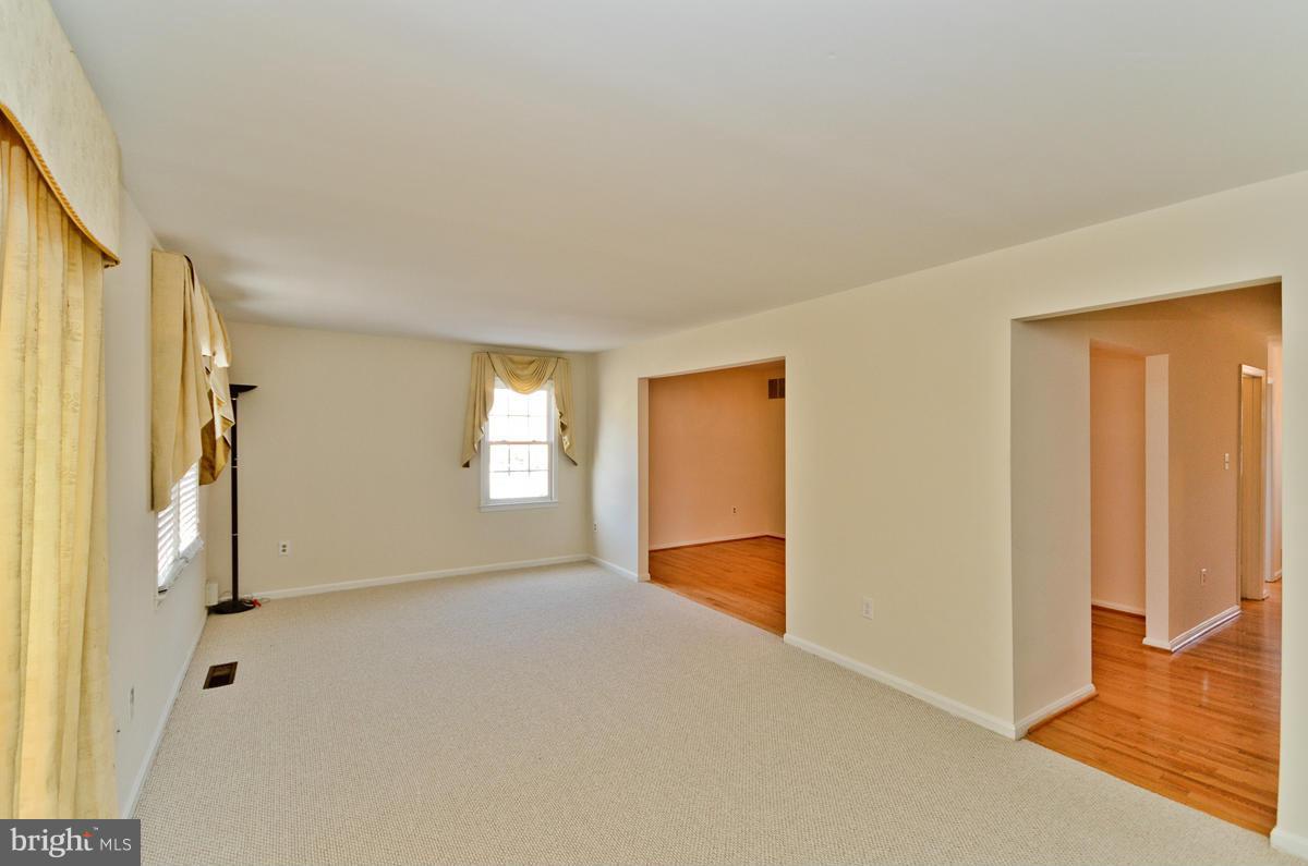 9500 Unity Lane Lorton, VA 22079 - Photo 11 of 30 Living Room