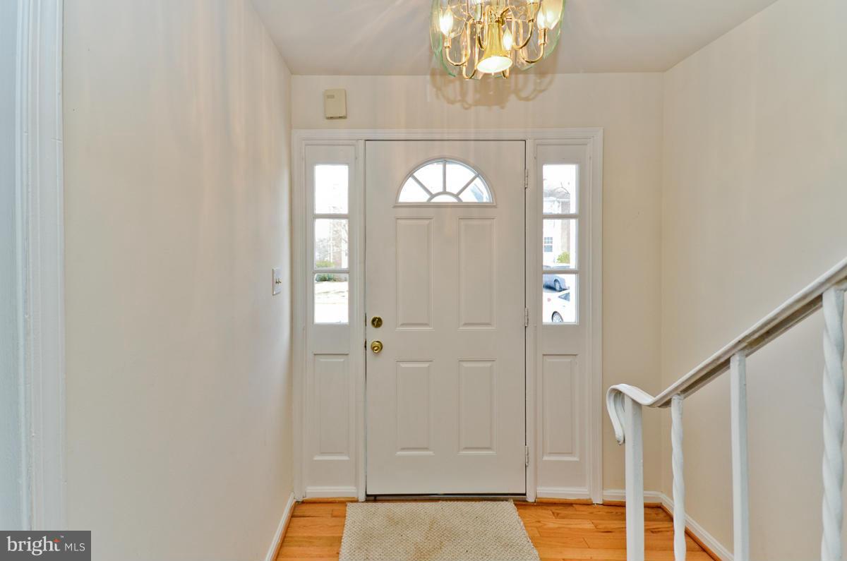 9500 Unity Lane Lorton, VA 22079 - Photo 4 of 30 Interior (General)