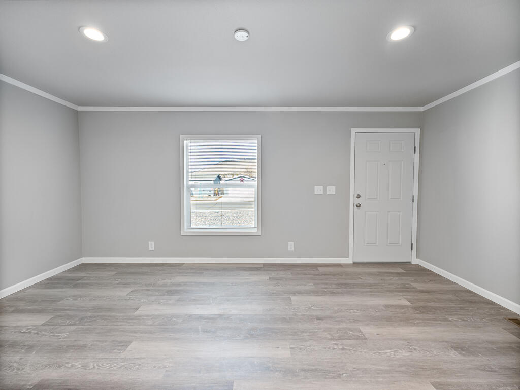 5620 Edith Way Klamath Falls, OR 97603 - Photo 17 of 26 Edith-17