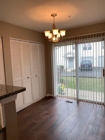 $2,300 | 2454 Frost Drive, Unit 2454, Aurora, IL 60503