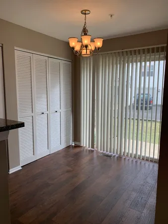 $2,300 | 2454 Frost Drive, Unit 2454, Aurora, IL 60503