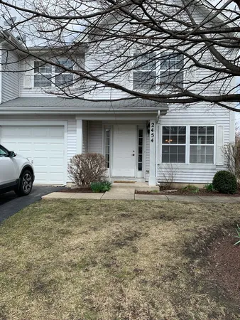 $2,300 | 2454 Frost Drive, Unit 2454, Aurora, IL 60503