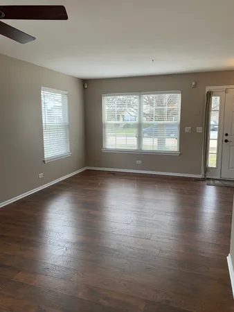 $2,300 | 2454 Frost Drive, Unit 2454, Aurora, IL 60503