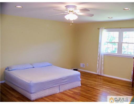 16 Clearview Road East Brunswick, NJ 08816 - Photo 12 of 25 Gallery Image 12