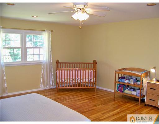 16 Clearview Road East Brunswick, NJ 08816 - Photo 13 of 25 Gallery Image 13