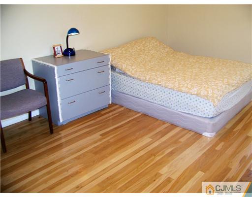 16 Clearview Road East Brunswick, NJ 08816 - Photo 15 of 25 Gallery Image 15