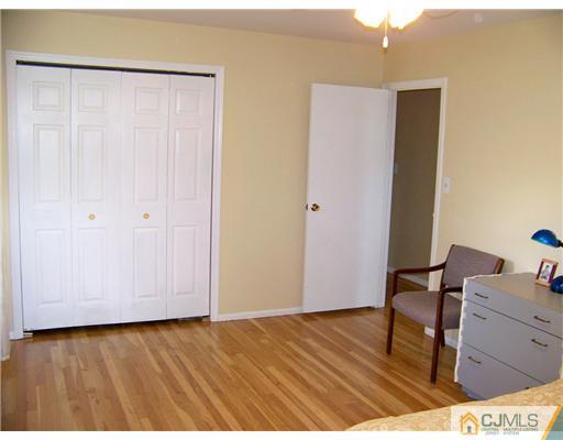 16 Clearview Road East Brunswick, NJ 08816 - Photo 16 of 25 Gallery Image 16