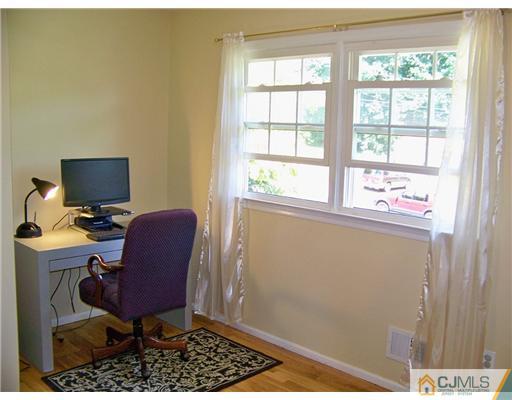 16 Clearview Road East Brunswick, NJ 08816 - Photo 17 of 25 Gallery Image 17