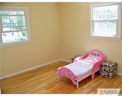 16 Clearview Road East Brunswick, NJ 08816 - Photo 19 of 25 Gallery Image 19