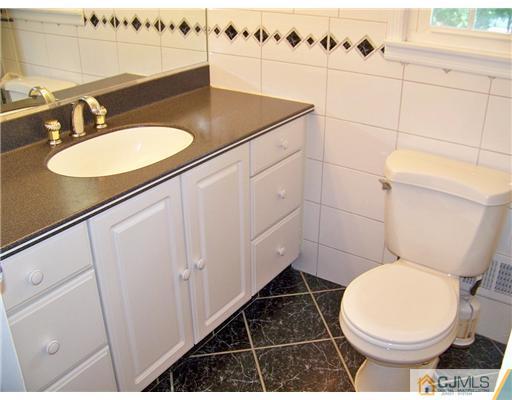 16 Clearview Road East Brunswick, NJ 08816 - Photo 21 of 25 Gallery Image 21