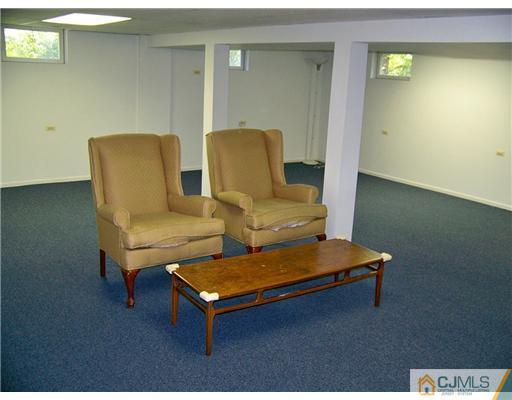 16 Clearview Road East Brunswick, NJ 08816 - Photo 22 of 25 Gallery Image 22