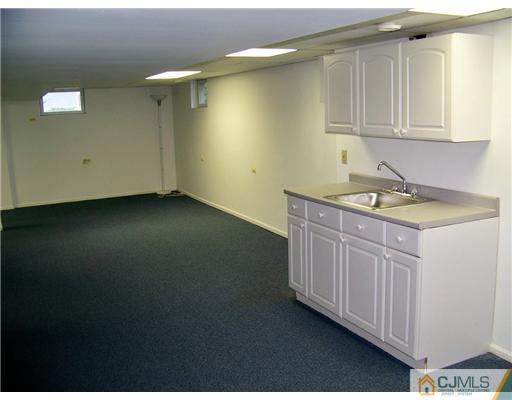 16 Clearview Road East Brunswick, NJ 08816 - Photo 23 of 25 Gallery Image 23
