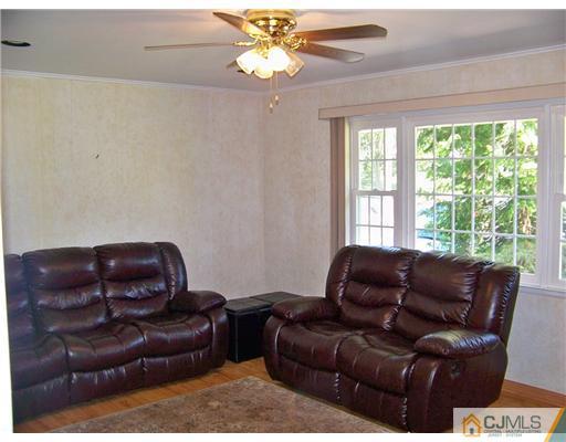16 Clearview Road East Brunswick, NJ 08816 - Photo 8 of 25 Gallery Image 8
